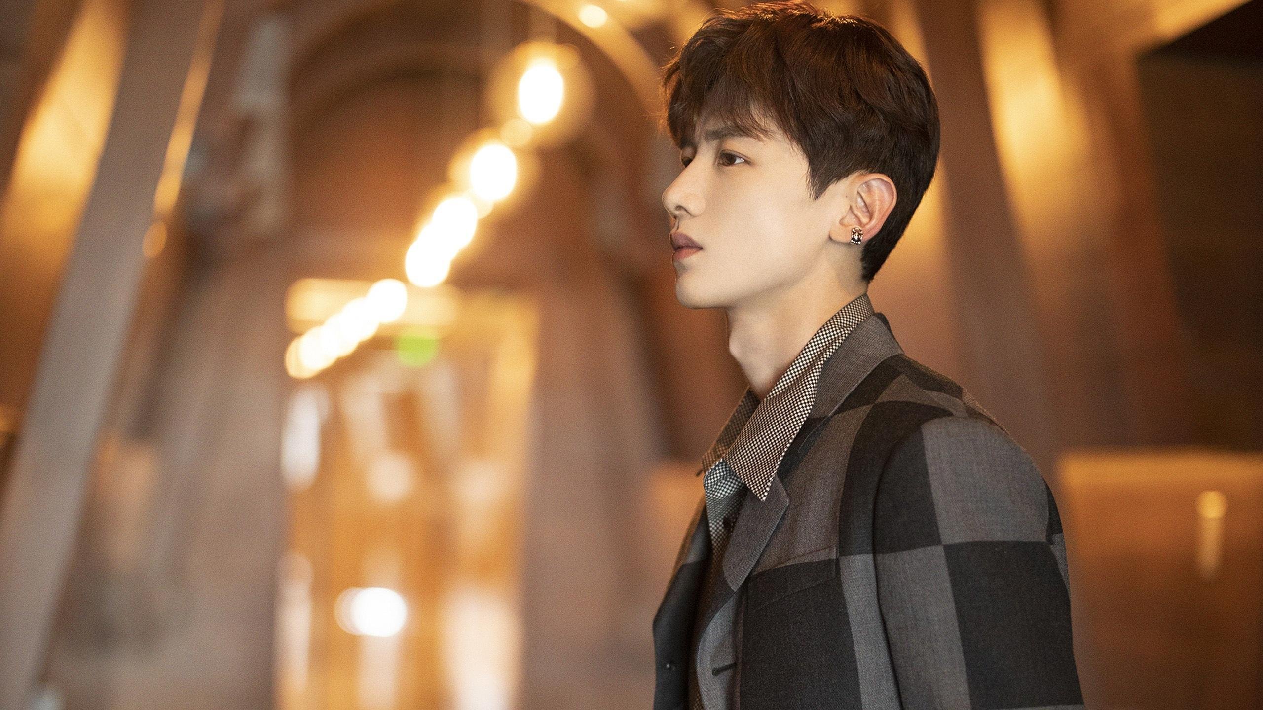 双前腰压迫第一线打破对手节奏,双前腰4222